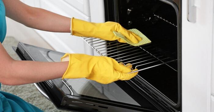 how to clean your oven to remove the burning plastic smell